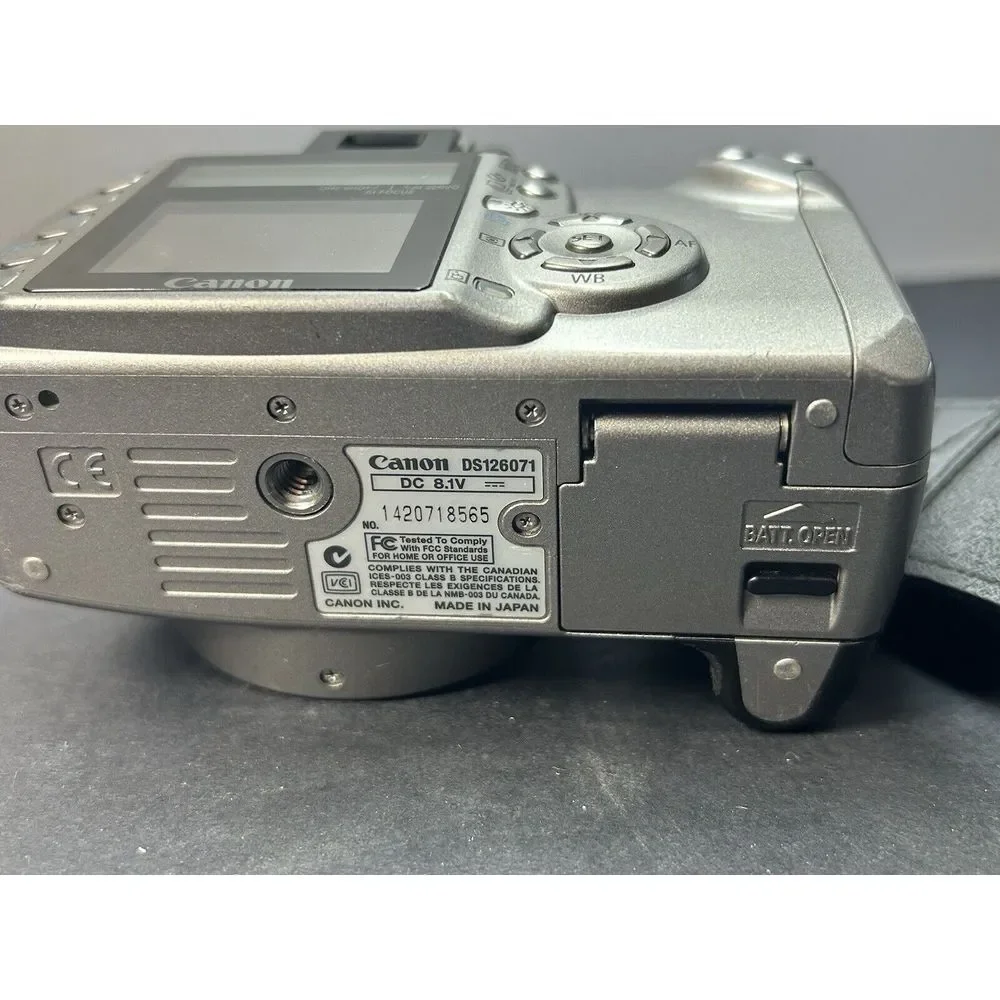 Canon EOS Digital Rebel XT/EOS 350D 8.0 MP Digital SLR Camera DS126071 BODY ONLY